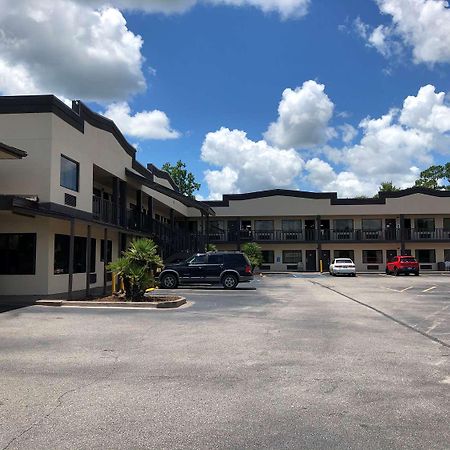 Riverfront Inn Conway Bagian luar foto